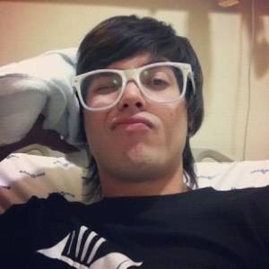 Pe Lanza, vocalista do Restart, bate a cabeça e vai ao hospital para tomografia