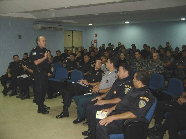 Promotores e policiais definem estratégia para combater crimes eleitorais