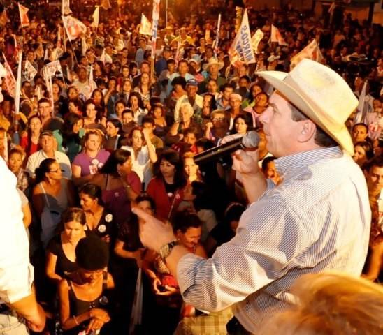 Em comício de Zé Rover, Cassol elogia Goebel: “Grande amigo e grande deputado”