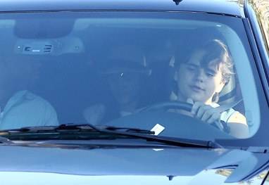 Com 15 anos, Prince Jackson dirige pela Califórnia