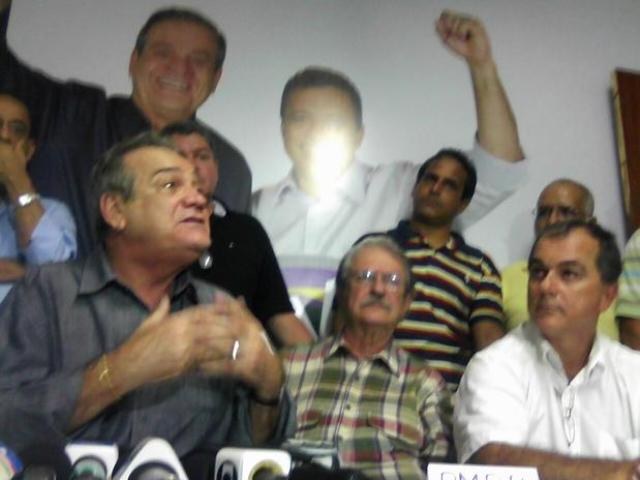 Barrado pela Ficha Limpa no TSE, ex-governador desiste de candidatura