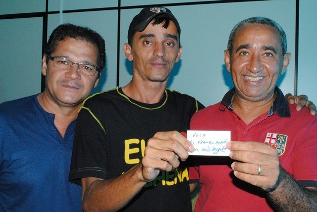 Ex-vendedor de jornal acerta resultado das eleições em Vilhena e ganha churrasco