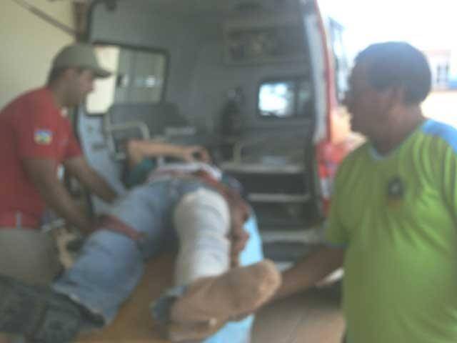 PAI E FILHO SOFREM FRATURAS APÓS CHOQUE ENTRE MOTOS NA BR 364