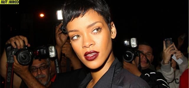 Rihanna se explica para ex-namorada de Chris Brown