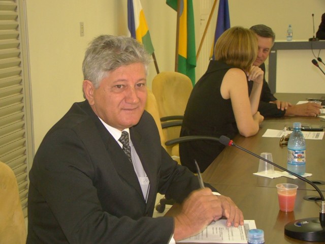 Vereador denuncia rombo milionário e diz: “Salários de dezembro não serão pagos”