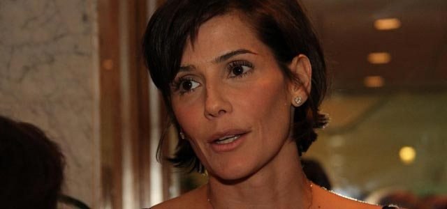 Deborah Secco admite que já tomou bomba para ficar em forma