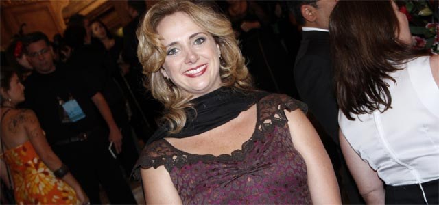 "Já fui traída e acho que todo mundo já foi", diz Leticia Isnard
