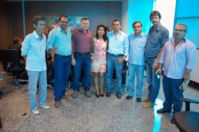 Prefeito eleito de Corumbiara busca apoio do DER para ligar cidade a Chupinguaia