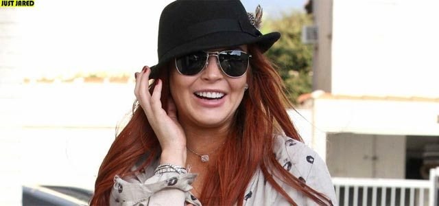  Pai de Lindsay Lohan diz que ela não sabe conduzir suas finanças