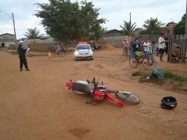 Motos se chocam no Cristo Rei; um dos envolvido fugiu do local  