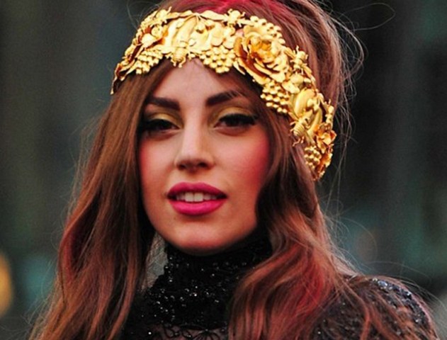 No Twitter, Lady Gaga se desentende com DJ Calvin Harris