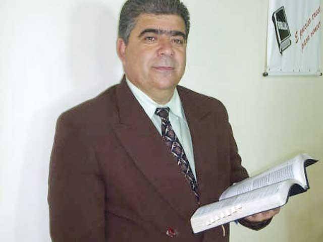 PASTOR INFARTA DURANTE CULTO E NÃO É ATENDIDO EM UTI