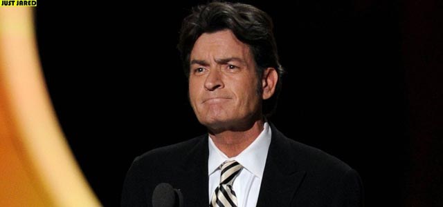 Amigos afirmam que Charlie Sheen continua se drogando