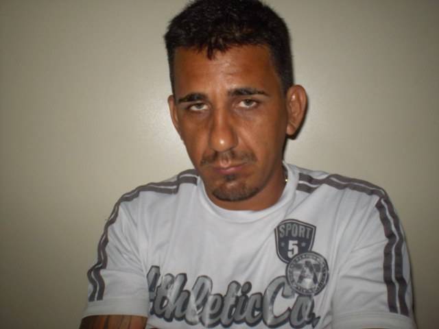 Polícia divulga foto de homem que teria roubado malote bancário em Chupinguaia