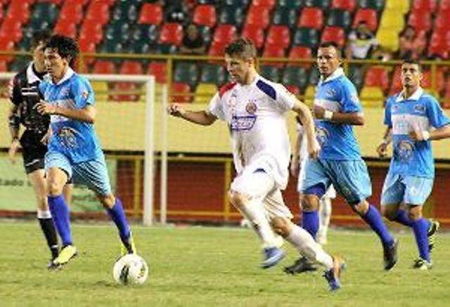 Ex-jogadores do VEC aguardam propostas para atuar em novos clubes em 2013