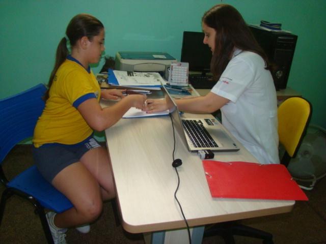Contratada pela Prefeitura, nutricionista orienta atletas de projeto esportivo