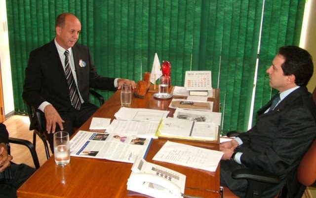 Brasília: Natan recebe prefeito reeleito e garante benefícios para Chupinguaia