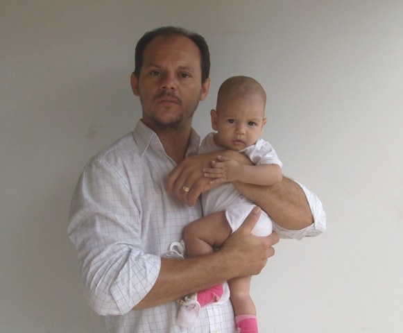 Com filha de 4 meses acidentada, publicitário viveu dias de agonia em Vilhena