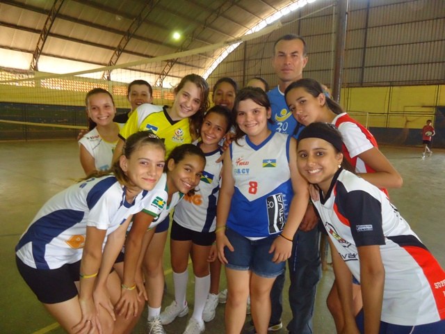 Equipe de Cerejeiras é campeã na categoria infanto de vôlei em Ouro Preto