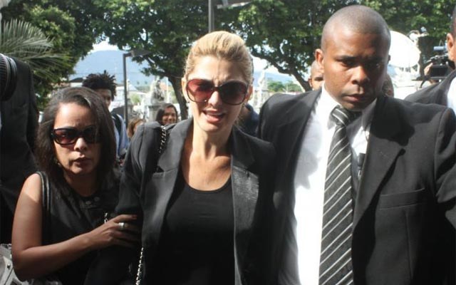 Antonia Fontenelle é "convidada a se retirar" da casa em que vivia com Marcos 