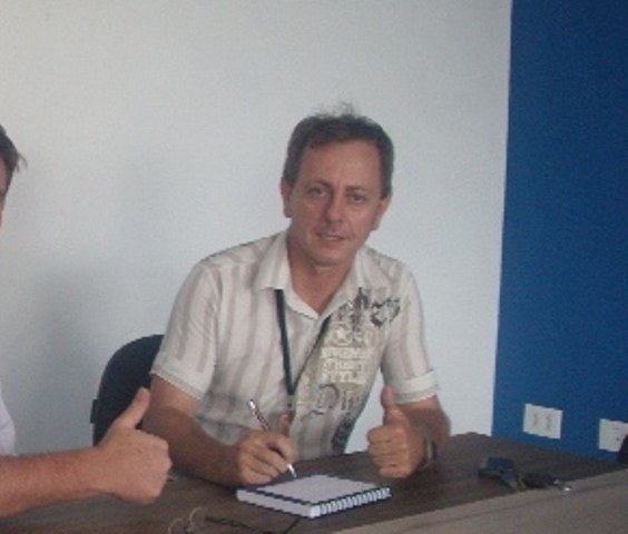 Radialista ganha aposta feita com ouvinte pela internet e evita “pagar mico”