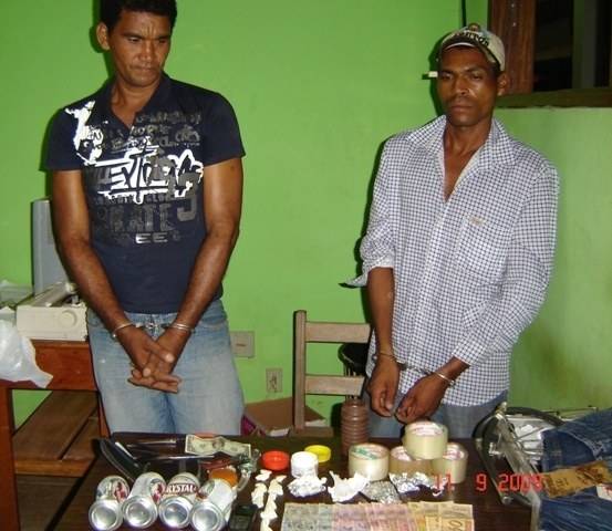 “OLHEIRO” VACILA E POLÍCIA ESTOURA “BOCA” EM PIMENTA BUENO