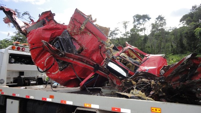 Fotos exclusivas: veja como ficou caminhão que provocou morte de vilhenense