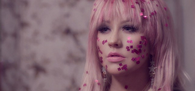Radicalizou! Hairstylist avisa que Christina Aguilera voltará a ser morena