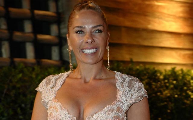 Adriane Galisteu admite: "Fui uma pegadora feliz, troquei muito de namorado"