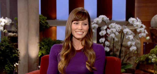 Jessica Biel diz que ainda não se acostumou com o fato de ter um marido