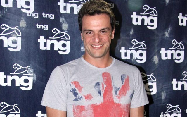 Rodrigo Lombardi reclama dos paparazzi: "Gente que rouba você, te esgota"