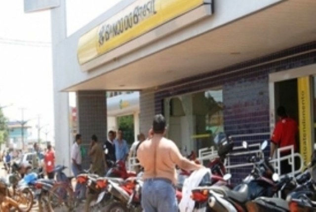 Bando armado assalta agência do Banco do Brasil de Machadinho do Oeste 