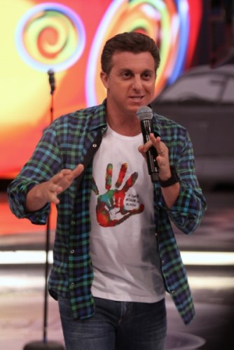 MAIS UM