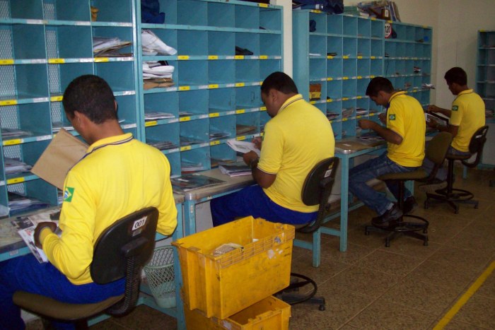 CORREIOS DE VILHENA ADEREM À GREVE