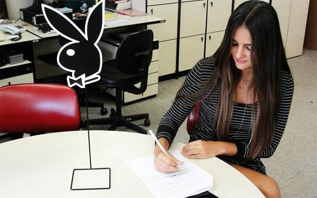 Catarinense que leiloou virgindade na internet assina com a "Playboy"