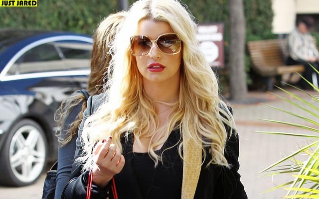 Jessica Simpson planeja casamento secreto em praia do Havaí