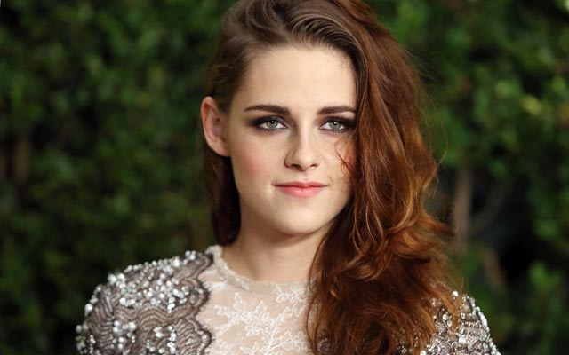 Cinco meses depois, Kristen Stewart comenta polêmica de traição