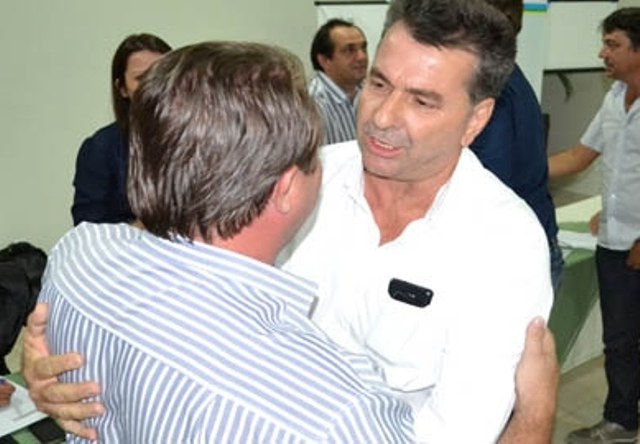 Rover dá vexame em eleição: sua chapa perde disputa pelo comando da AROM
