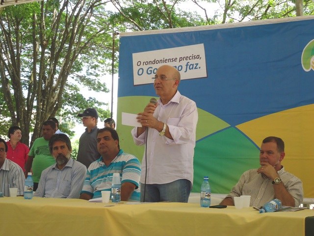 Em Cerejeiras, Confúcio diz que sente saudade do tempo que era prefeito