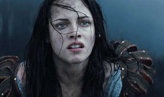 Sem Rubert Sanders, Kristen Stewart confirma sequência de Branca de Neve