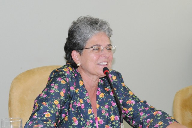 Vereadora mais votada preside cerimônia de posse dos eleitos em Vilhena 