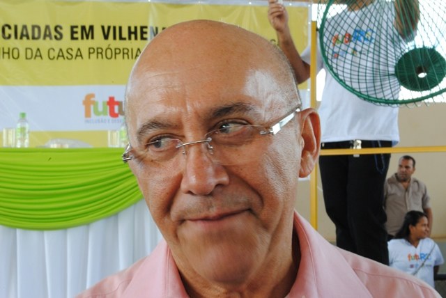 Exclusivo: Governador nega férias aos professores emergenciais, diz educadores  