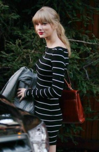Taylor Swift termina namoro e é flagrada em passeio