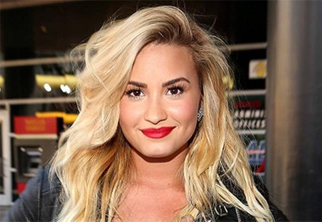 Cantora Demi Lovato teme recaída e vive em instituição de tratamento