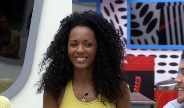 Aline, participante do BBB13, ganha música em sua homenagem (1)