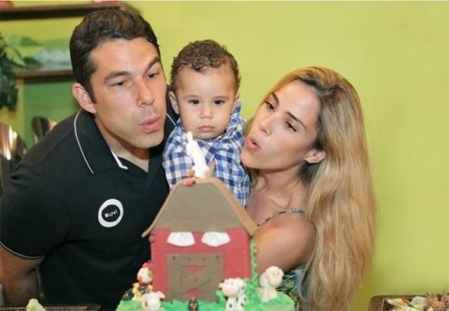Cantora Wanessa comemora primeiro ano do filho junto com o marido