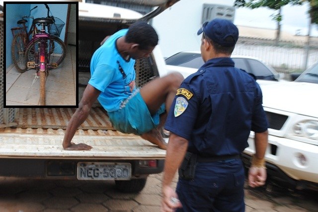Homem flagrado furtando bicicleta é detido por populares no Bela Vista