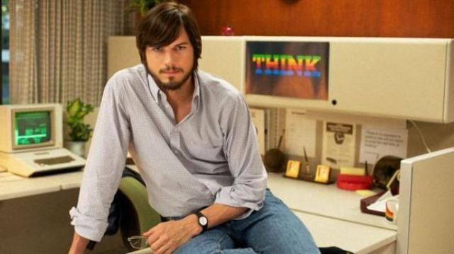 Ashton Kutcher passou mal ao interpretar Steve Jobs