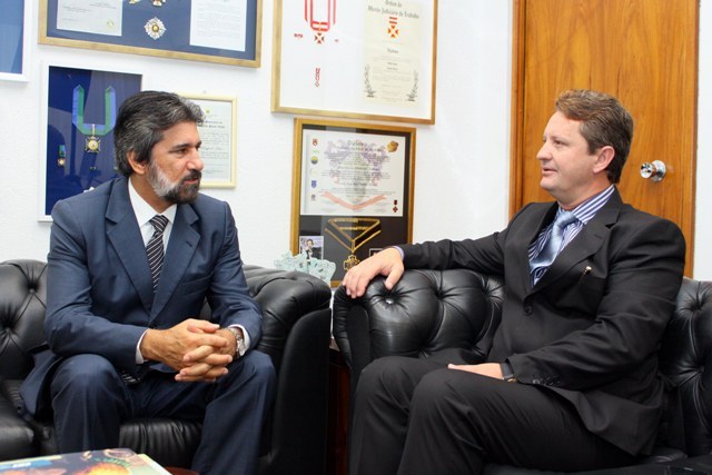 Prefeito se reúne com Raupp e tem recurso para saneamento básico garantido