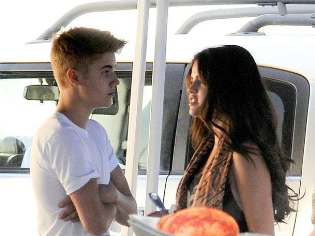 Após término, Selena Gomez passa noite com Justin Bieber